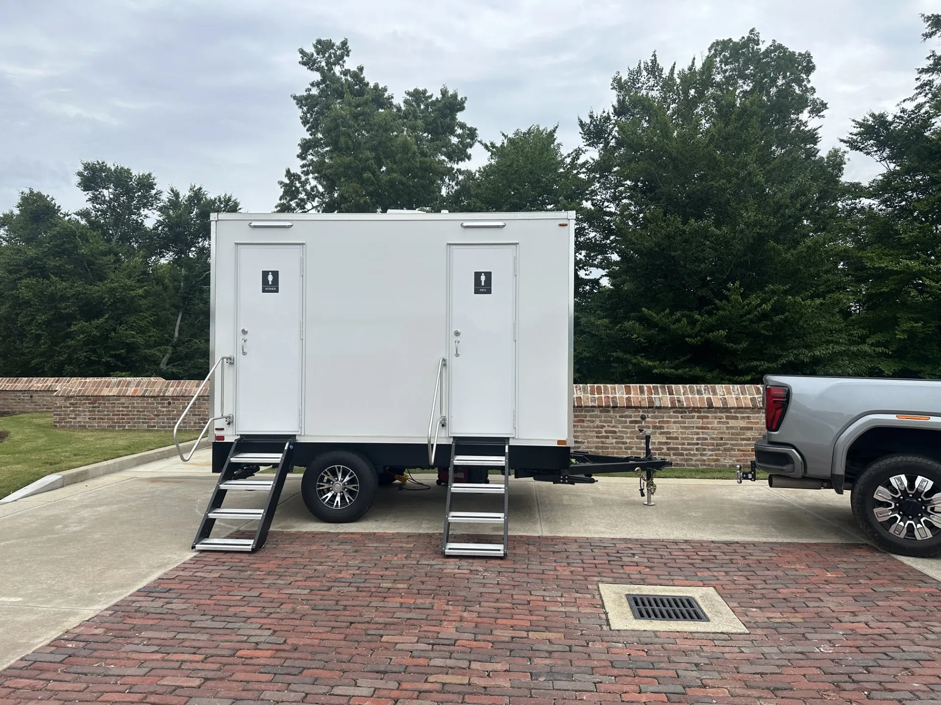 4 station restroom trailer