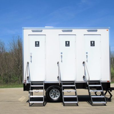 3-room-restroom-wide